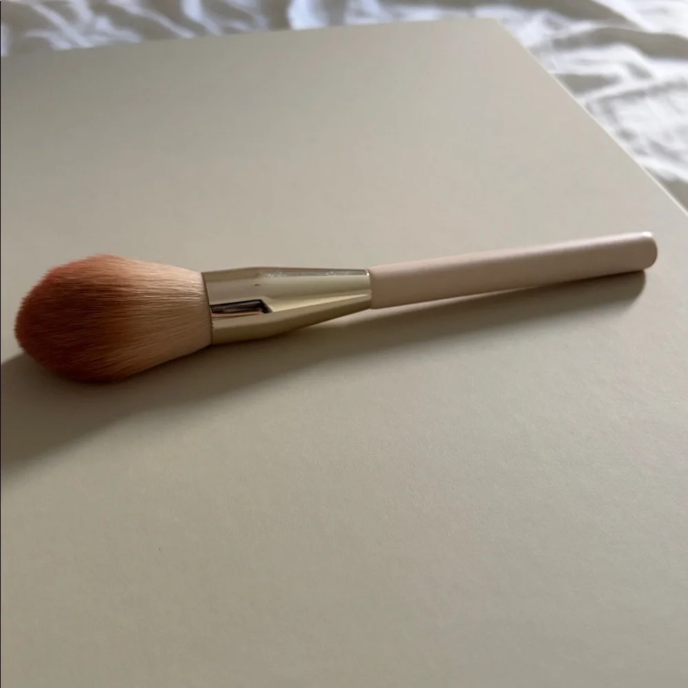 Rare Beauty always an optimist powder Brush